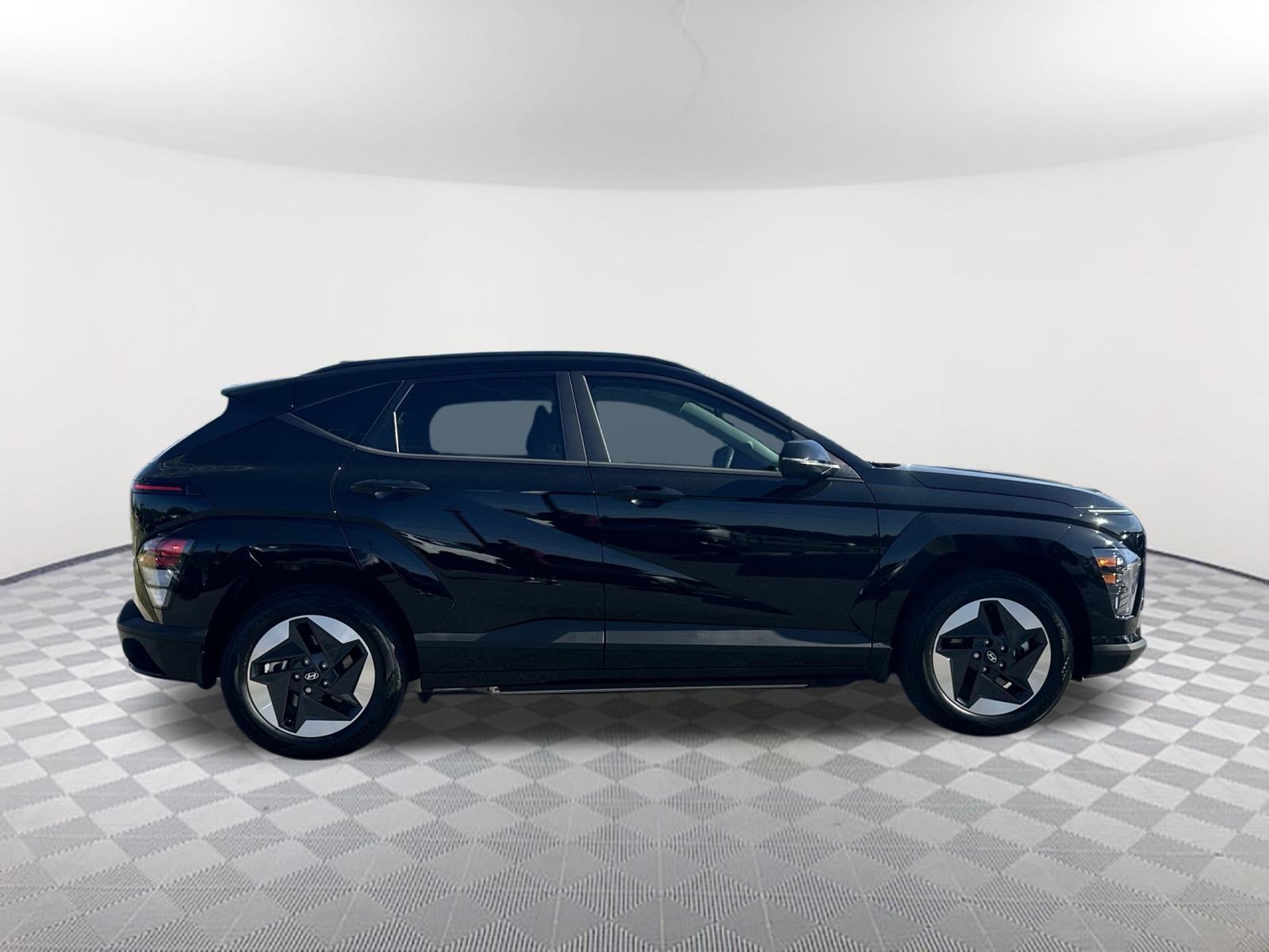 Used 2024 Hyundai Kona SEL FWD image 6