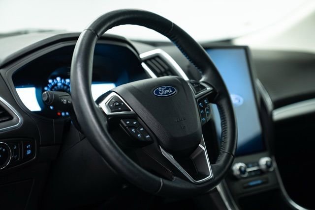 Used 2024 Ford Edge Titanium image 11