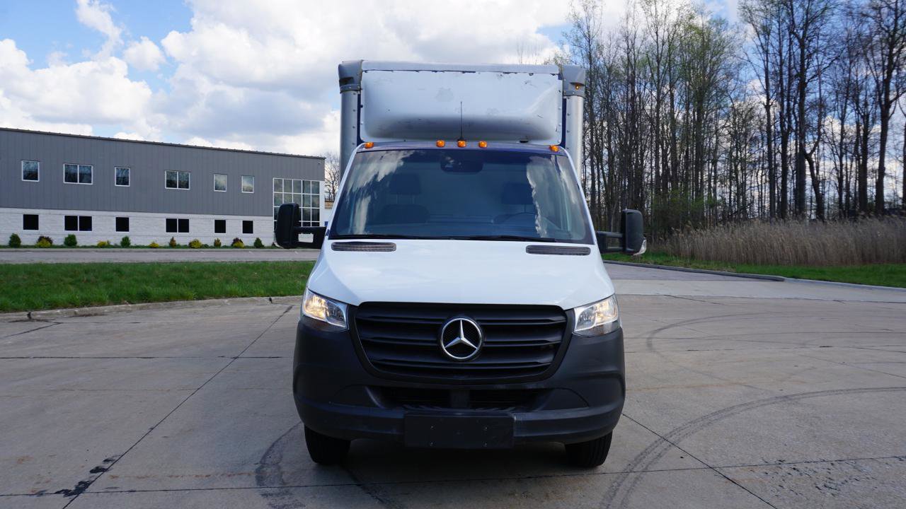 Used 2021 Mercedes-Benz Sprinter 4500 w/ Premium Package image 8