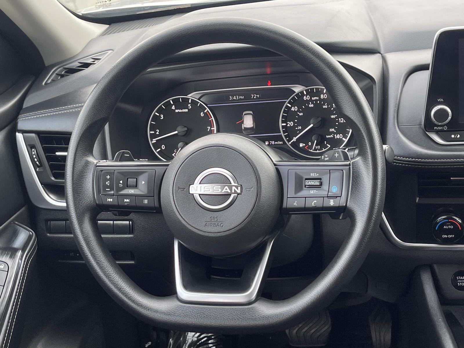 Used 2024 Nissan Rogue SV FWD image 8