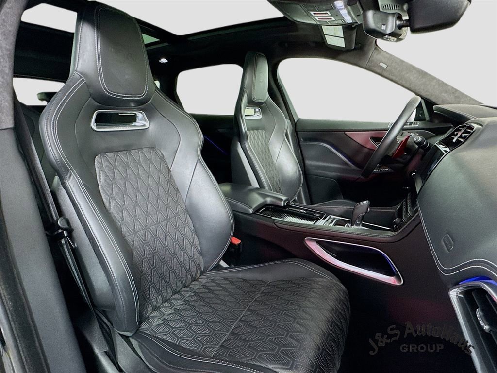 Used 2020 Jaguar F-PACE SVR image 34