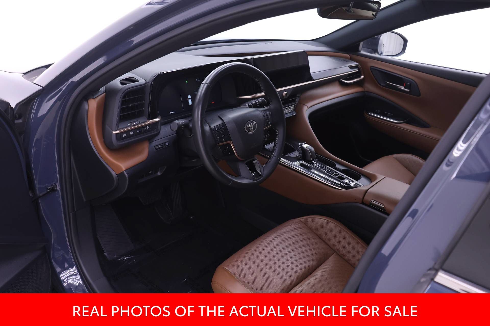 Certified 2025 Toyota Crown Signia AWD/4WD image 3
