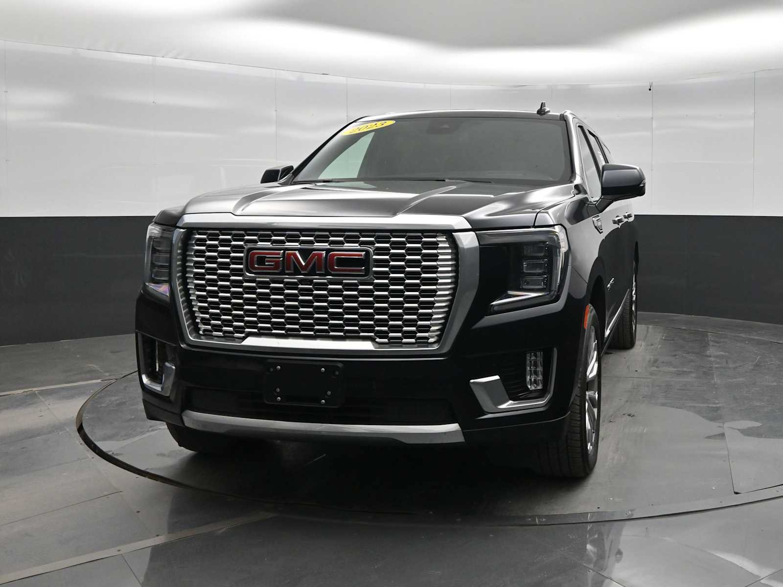 Used 2023 GMC Yukon XL Denali w/ Max Trailering Package AWD/4WD image 3