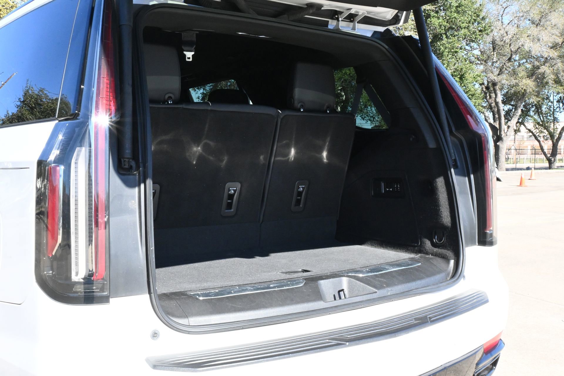 Used 2022 Cadillac Escalade Sport w/ Touring Package image 23