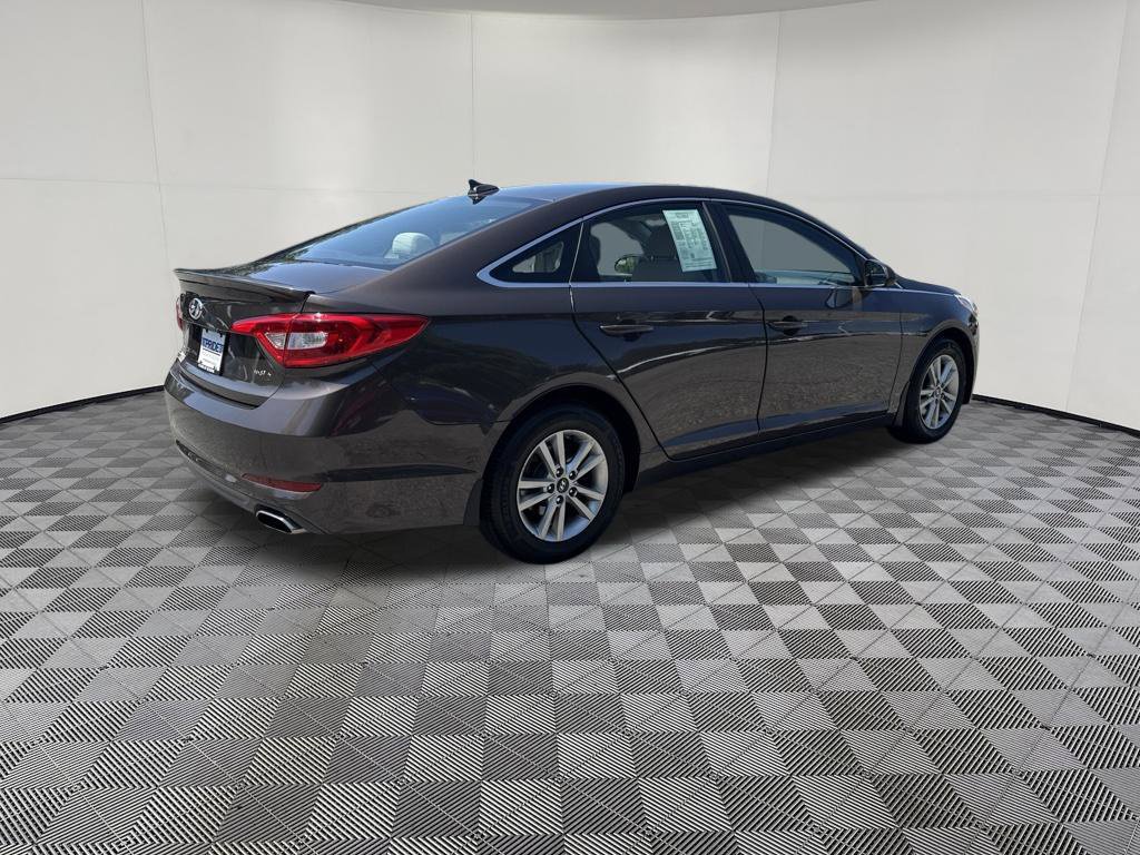 Used 2015 Hyundai Sonata SE w/ Option Group 09 FWD image 5