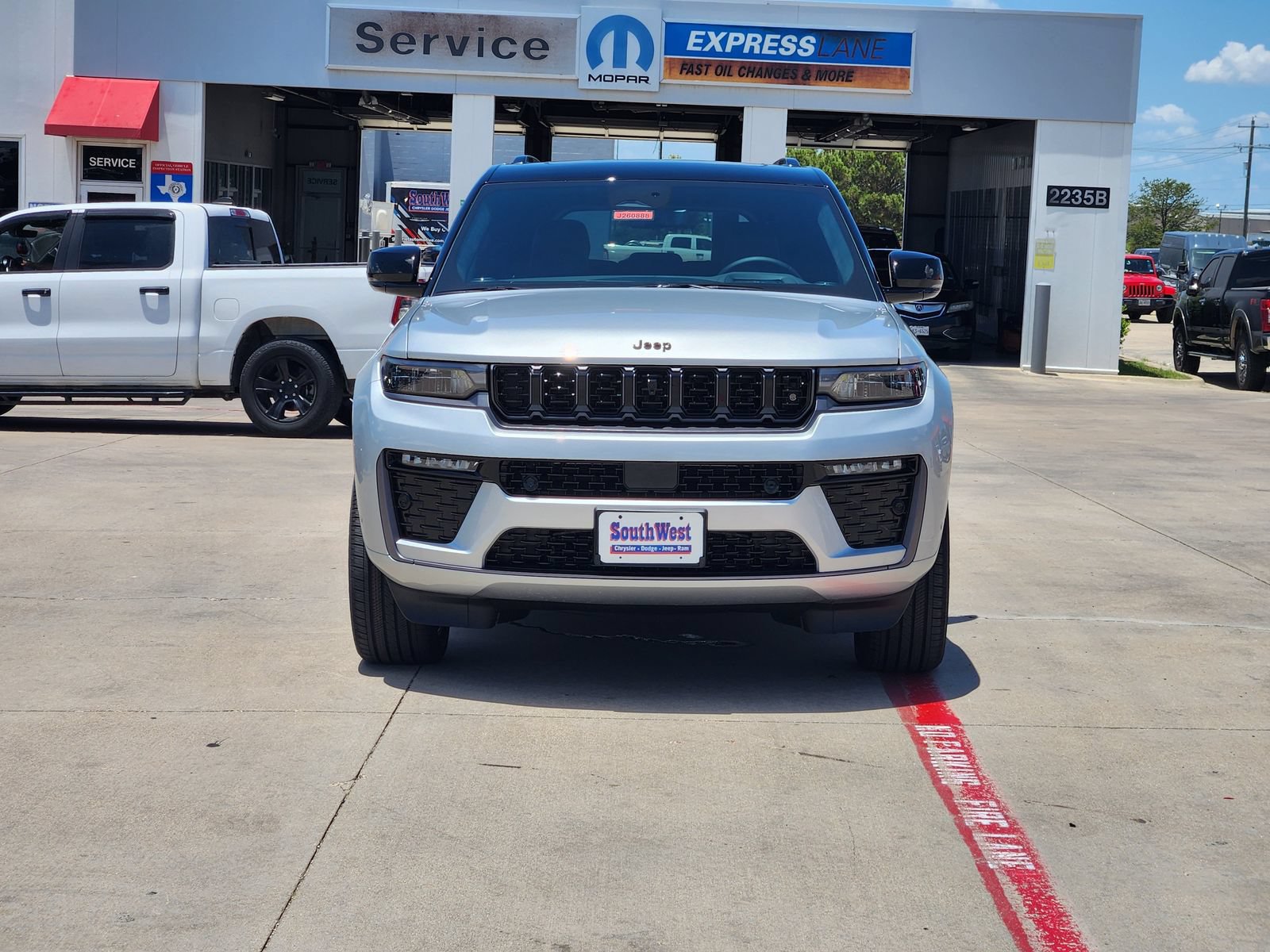 New 2026 Jeep Grand Cherokee Summit w/ Obsidian Package AWD/4WD image 6