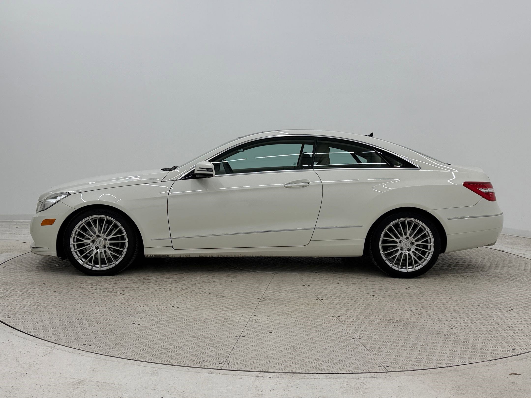 Used 2011 Mercedes-Benz E 350 Coupe image 2