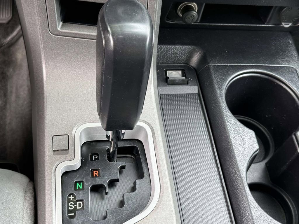 Used 2015 Toyota Sequoia SR5 AWD/4WD image 21