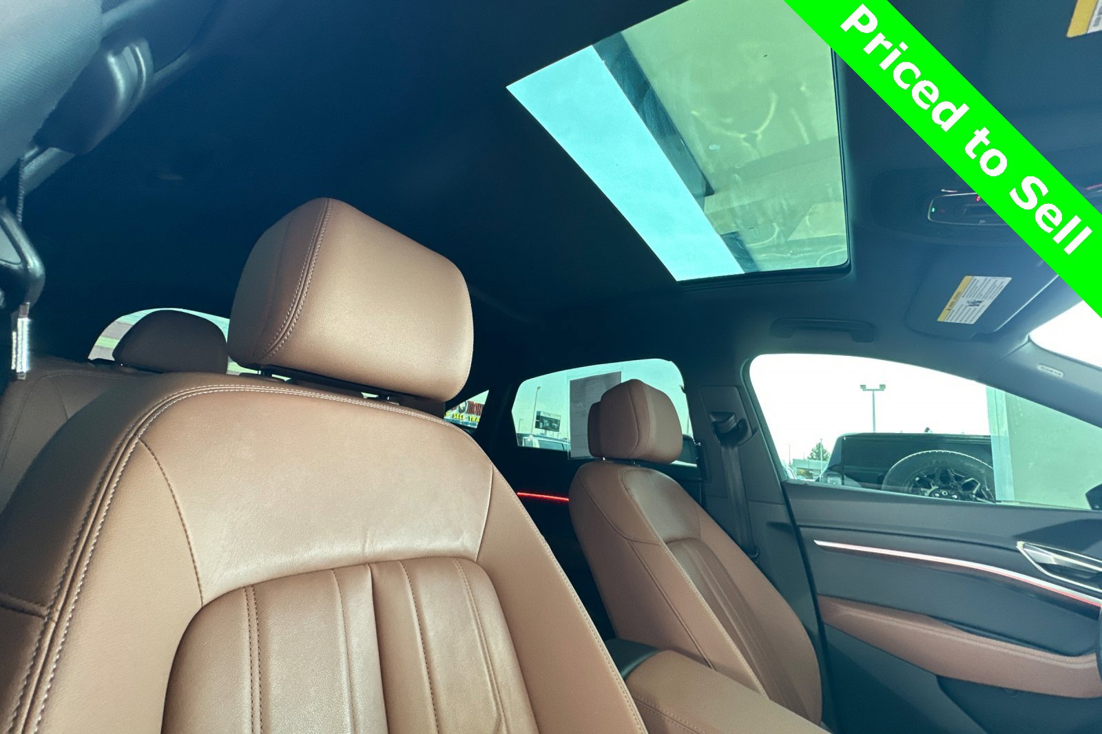 Used 2024 Audi Q8 e-tron Premium image 21