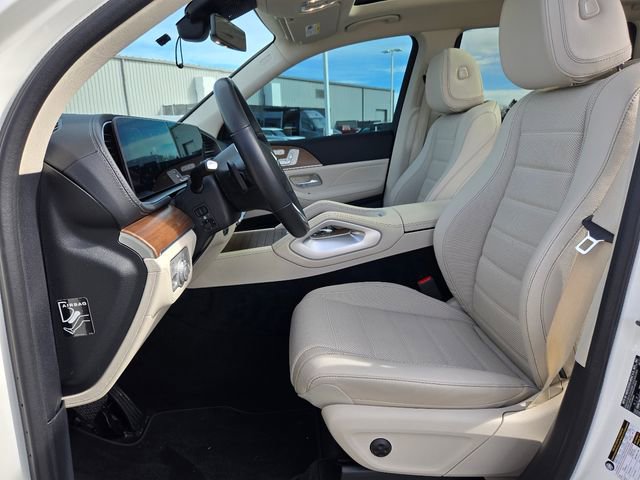 Used 2022 Mercedes-Benz GLS 450 4MATIC image 3