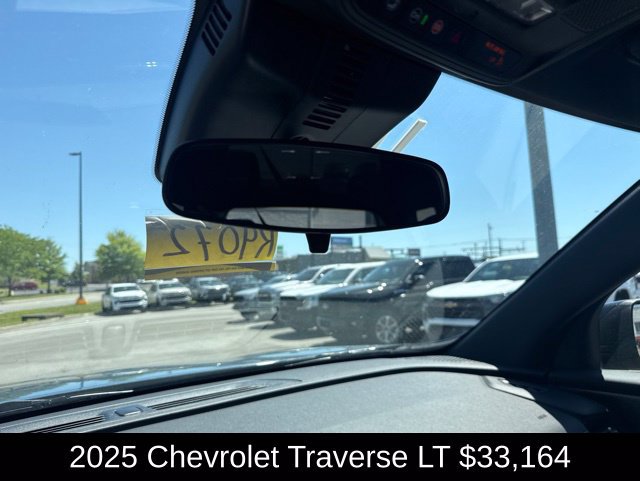 Used 2025 Chevrolet Traverse LT FWD image 21