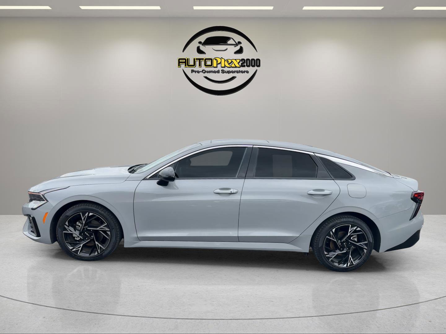 Used 2025 Kia K5 GT-Line w/ GT-Line Premium Package FWD image 4