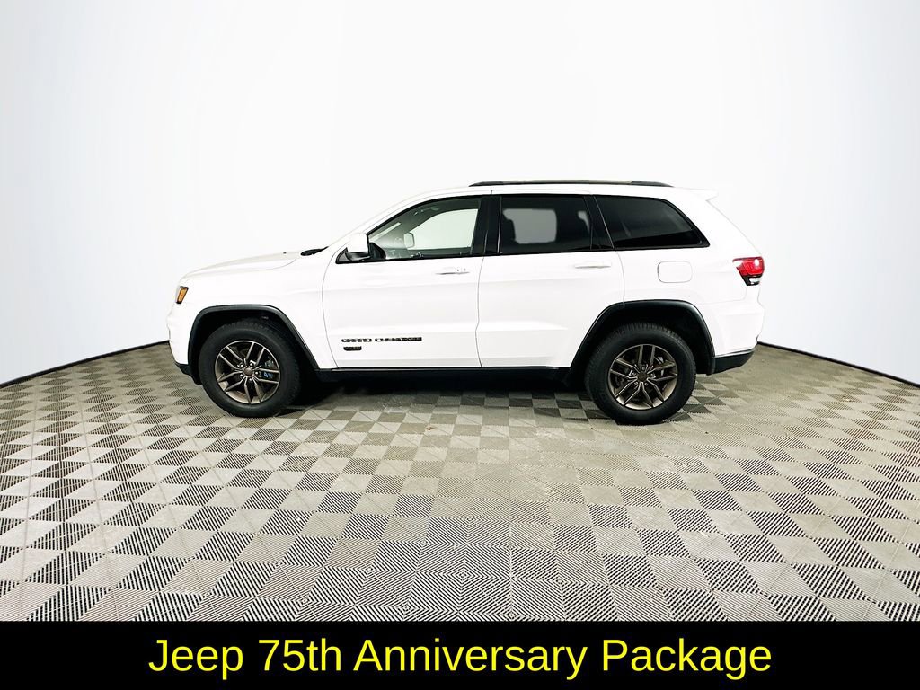 Used 2016 Jeep Grand Cherokee Laredo 75th Anniversary image 6
