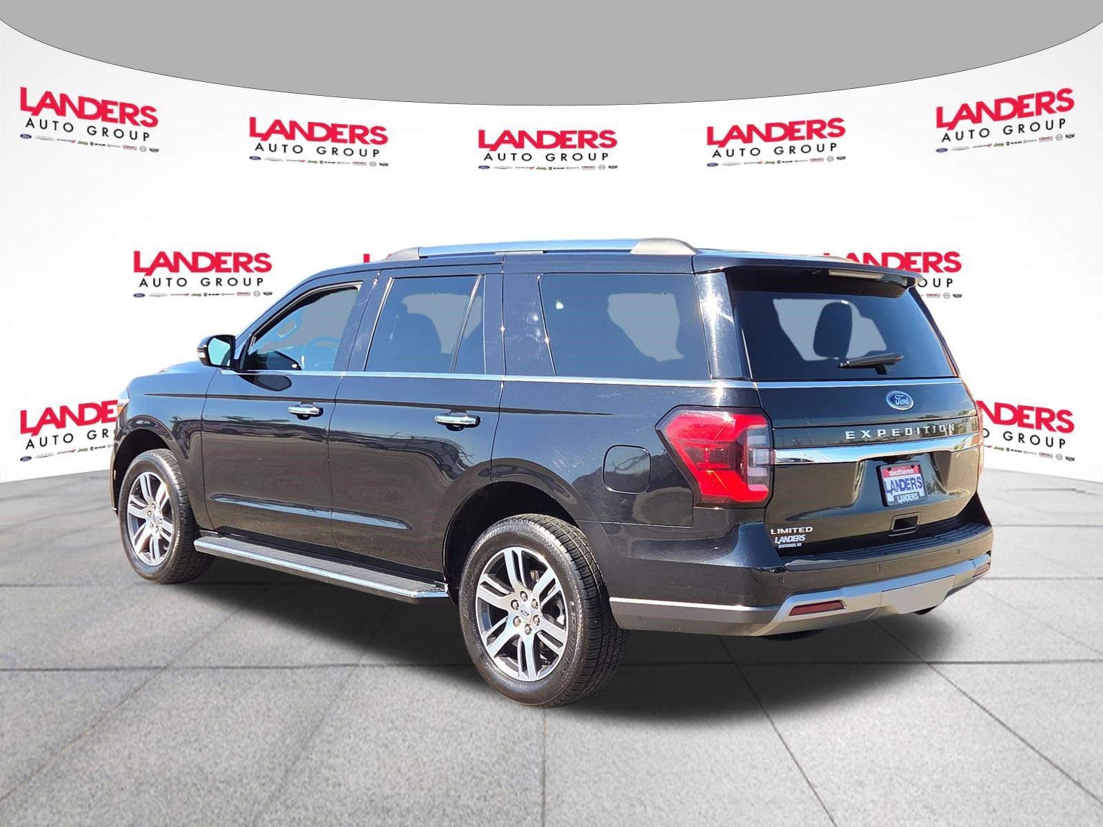 Used 2023 Ford Expedition Limited image 5