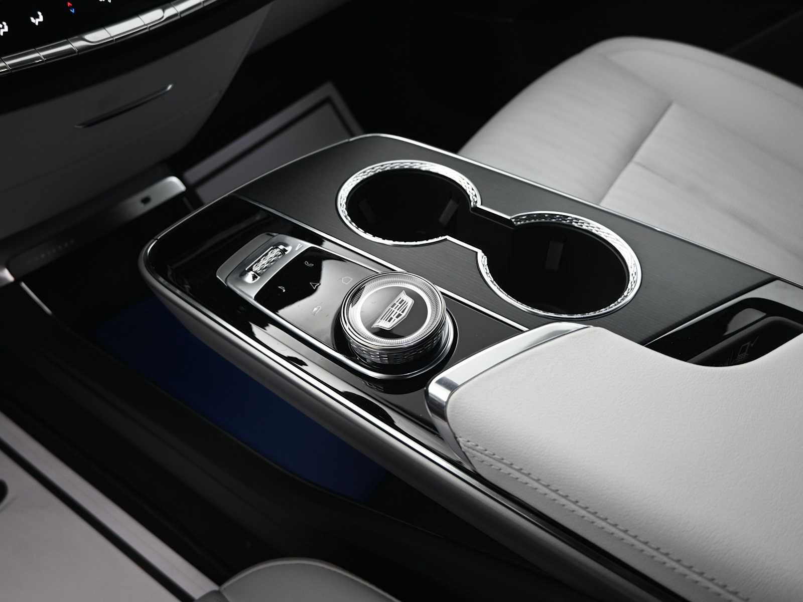 New 2025 Cadillac Lyriq Sport AWD/4WD image 17