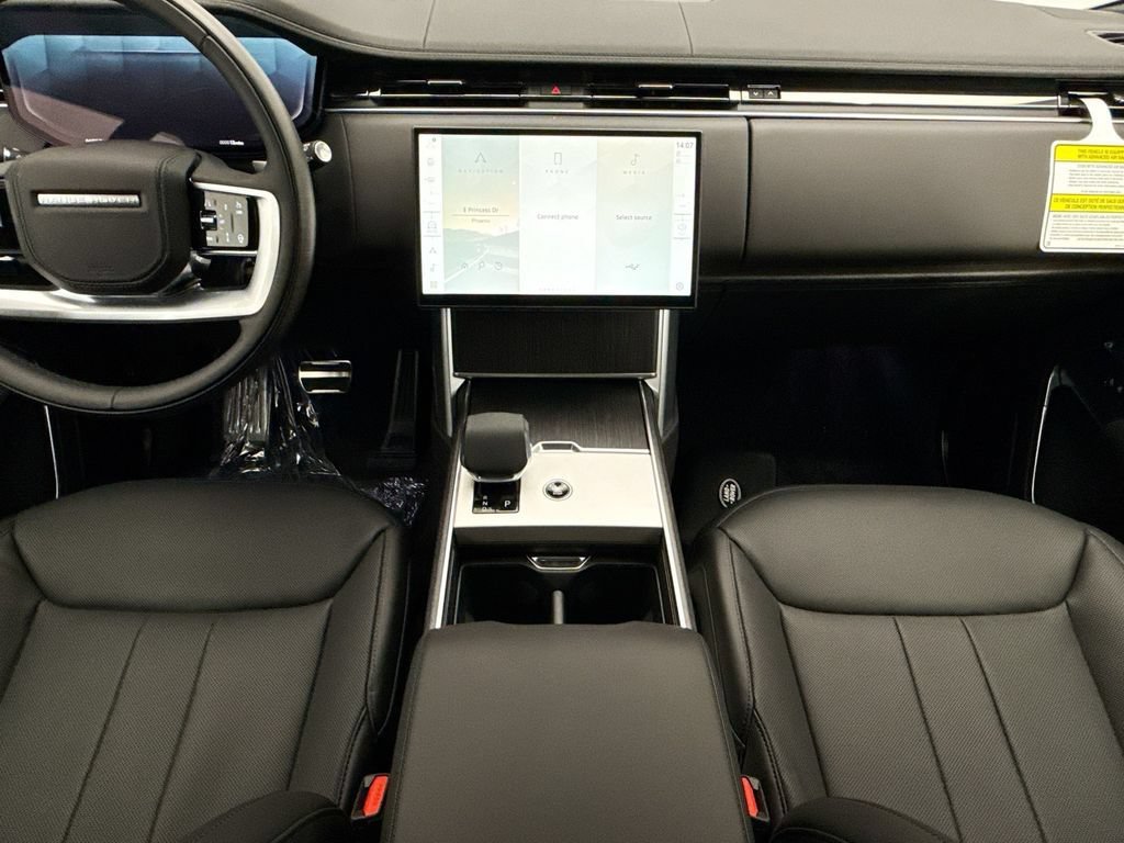 New 2026 Land Rover Range Rover Long Wheelbase SE AWD/4WD image 13