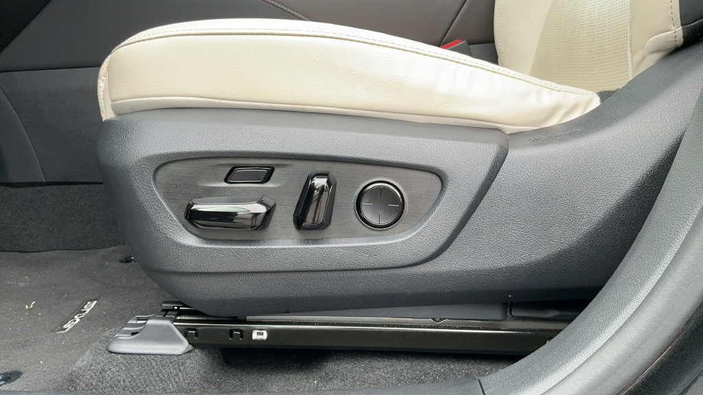 Used 2023 Lexus RX 350 FWD w/ Accessory Package (K3) image 14