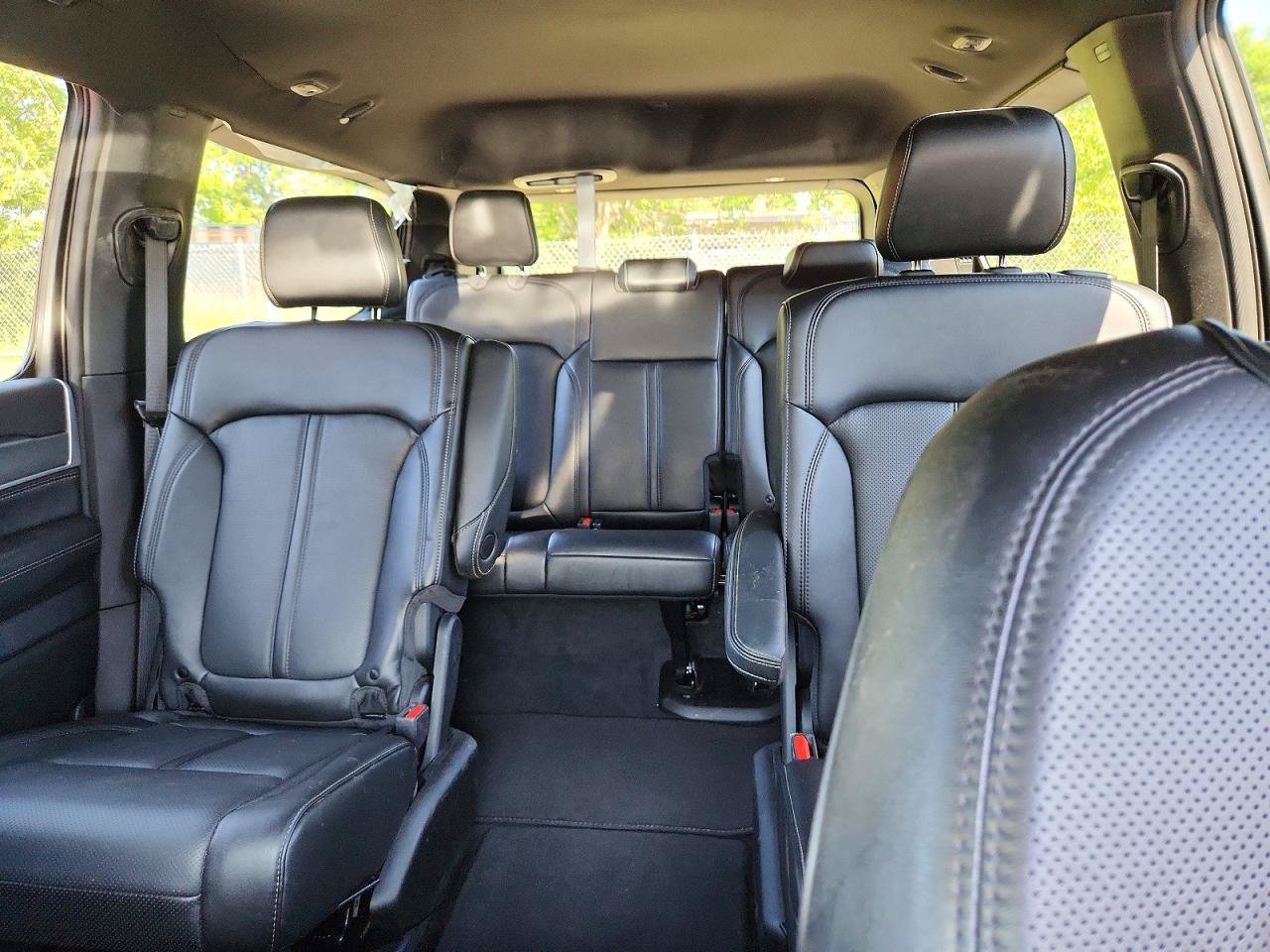 Used 2025 Jeep Wagoneer Series II AWD/4WD image 6