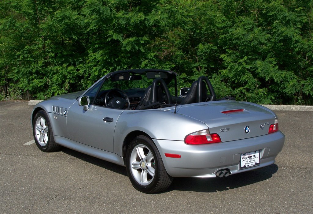 Used 2000 BMW Z3 2.5i RWD image 2