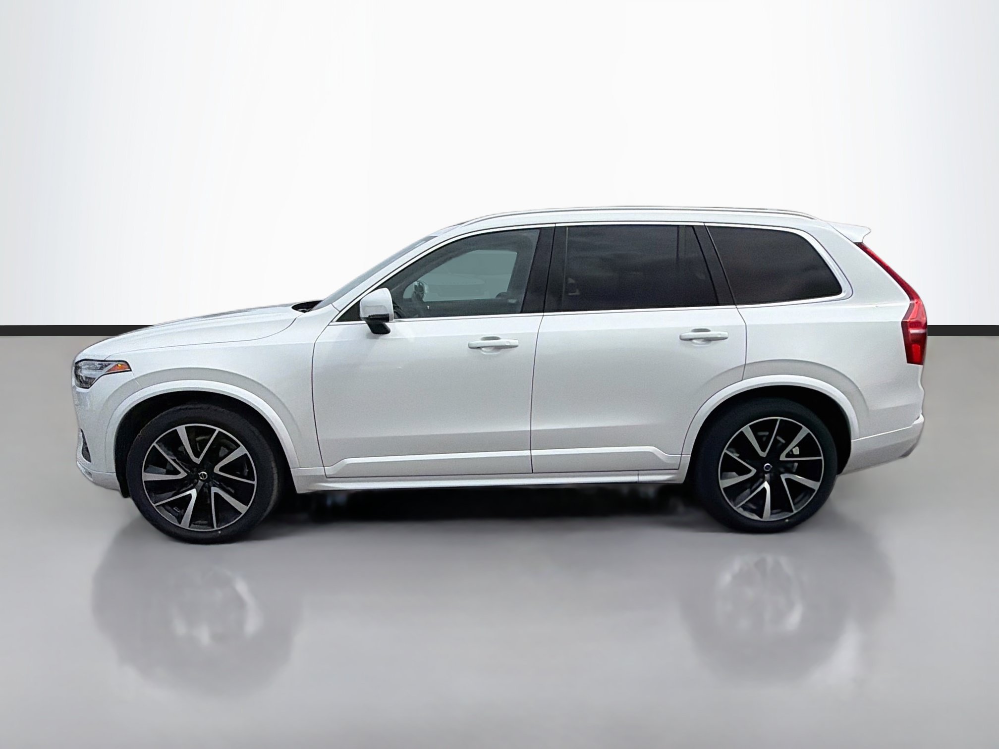 Used 2020 Volvo XC90 T6 Momentum w/ Protection Package Premier AWD/4WD image 2