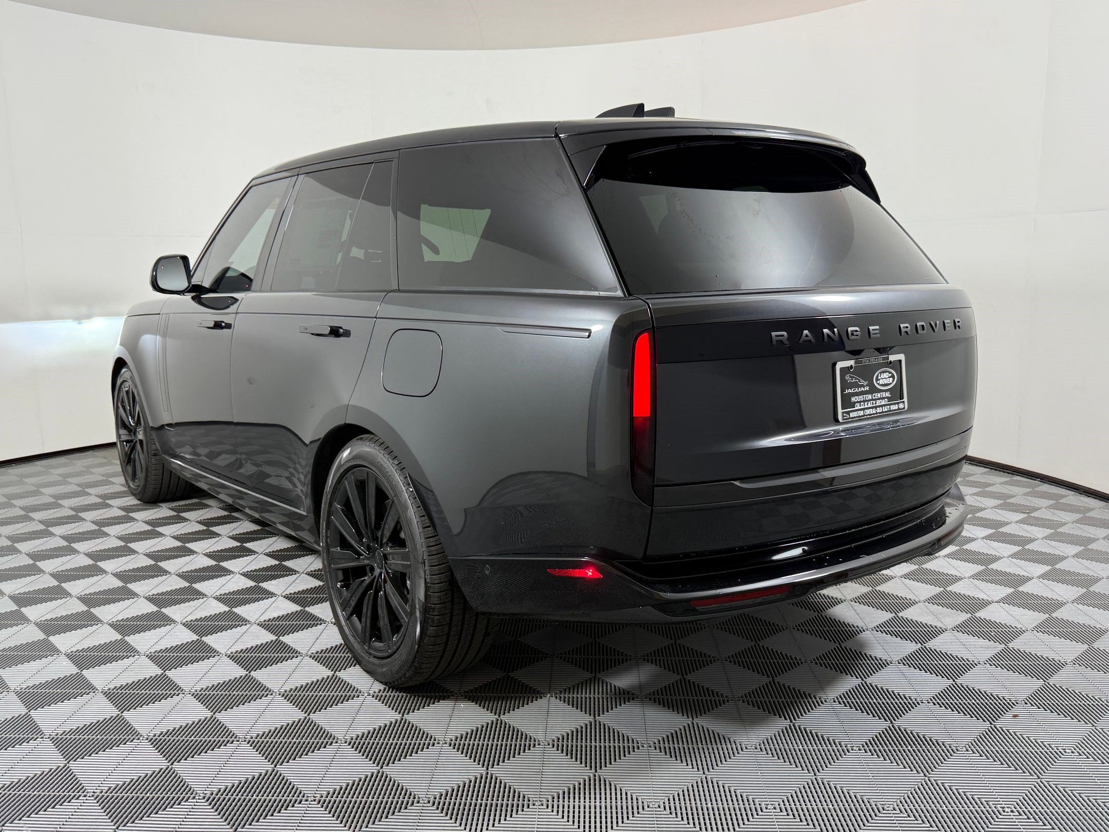 New 2026 Land Rover Range Rover SE AWD/4WD image 3