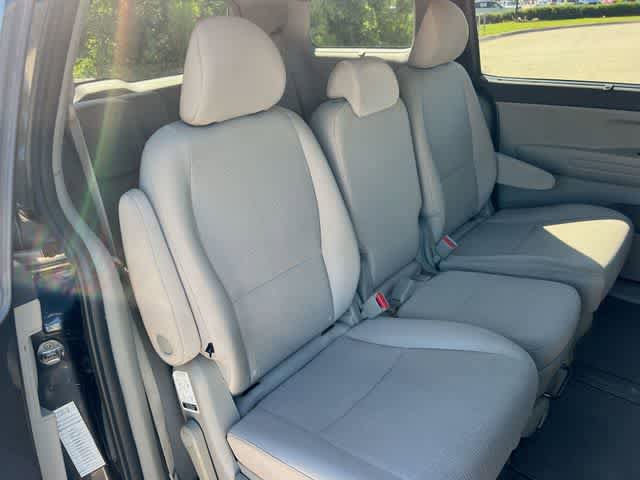 Used 2016 Kia Sedona LX w/ LX Convenience Package FWD image 14