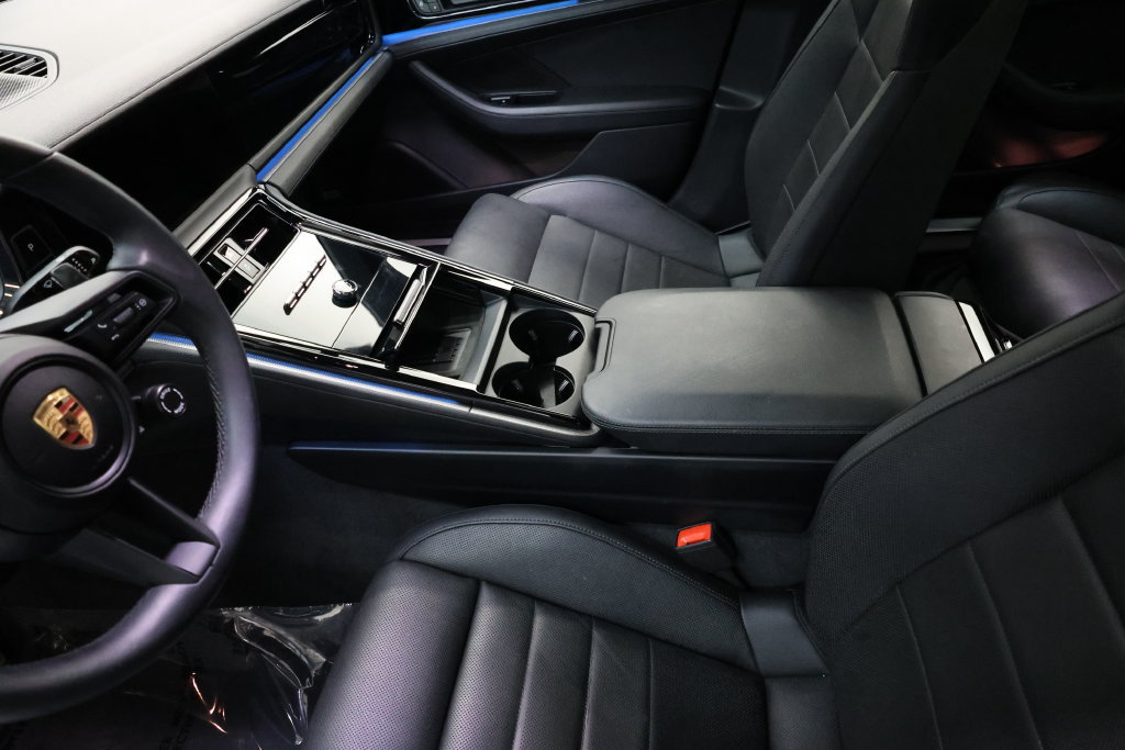 Used 2025 Porsche Panamera image 69