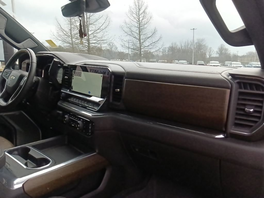 Used 2024 Chevrolet Silverado 2500 High Country w/ High Country Premium Package image 34