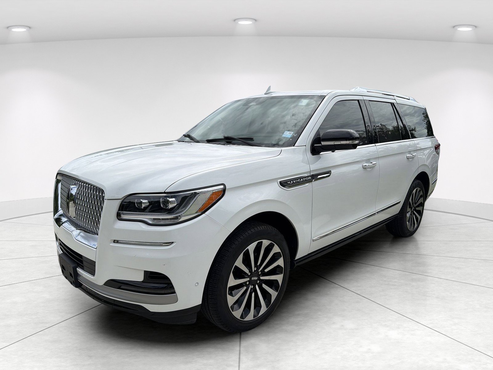 Used 2023 Lincoln Navigator Reserve AWD/4WD image 8