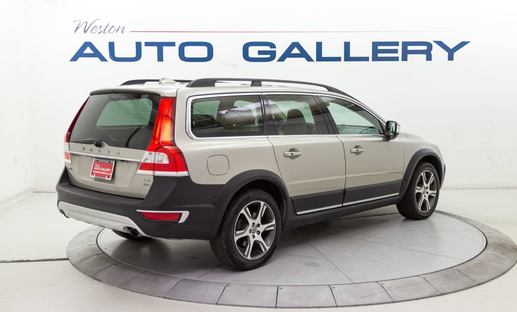 Used 2015 Volvo XC70 T6 w/ Technology Package AWD/4WD image 5