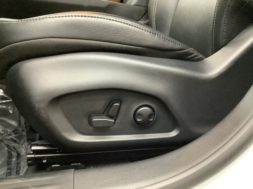 Used 2025 Jeep Compass Limited AWD/4WD image 13