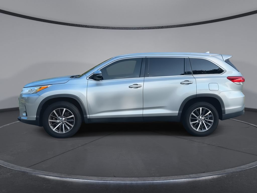 Used 2019 Toyota Highlander XLE FWD image 5