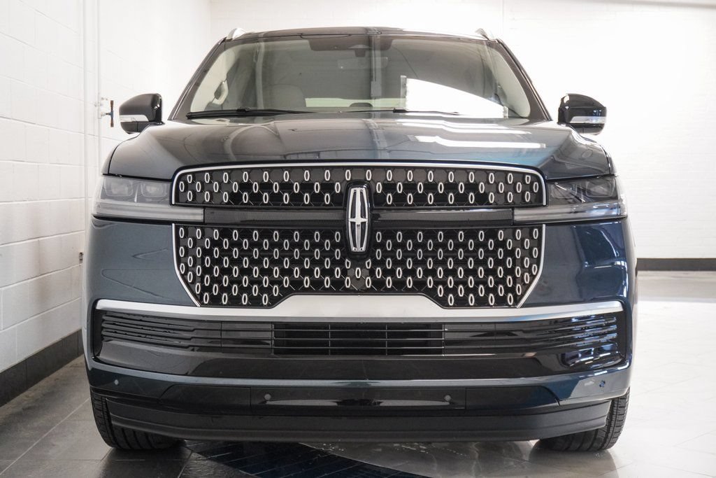 Used 2025 Lincoln Navigator L Reserve AWD/4WD image 41