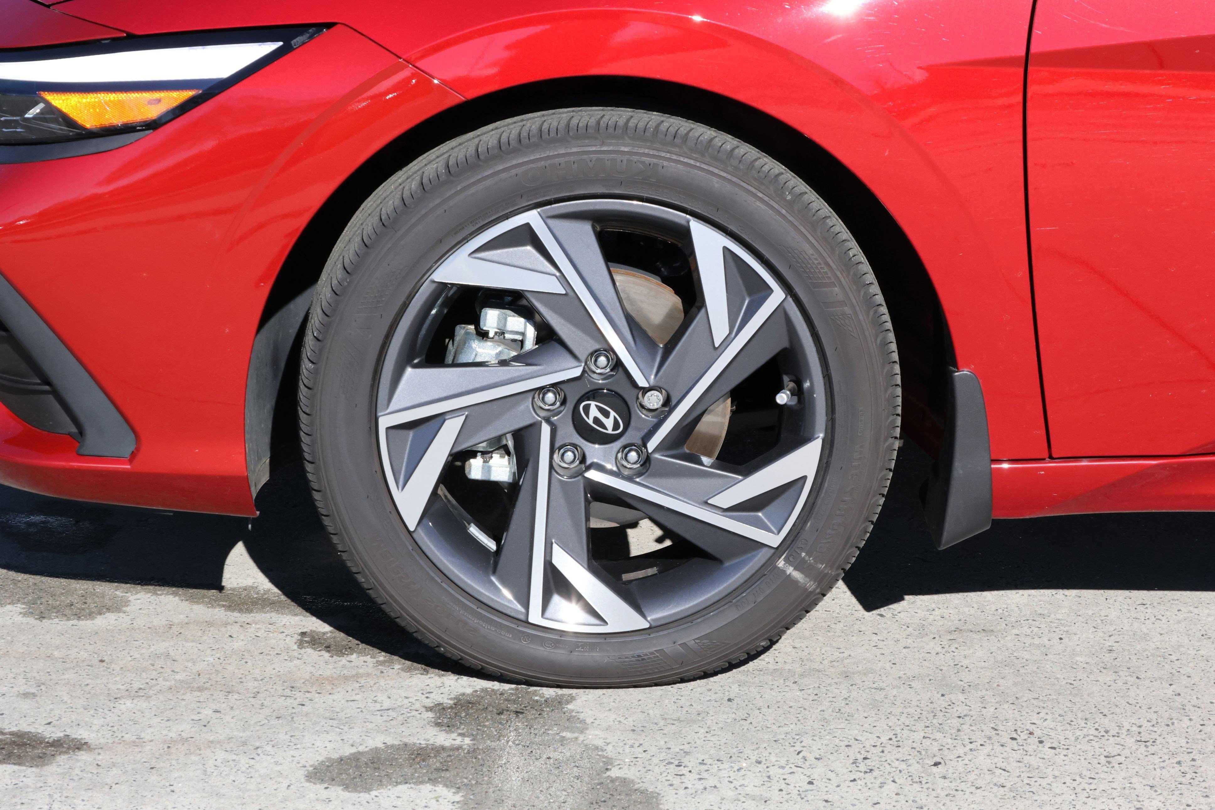 Used 2025 Hyundai Elantra Sport image 12