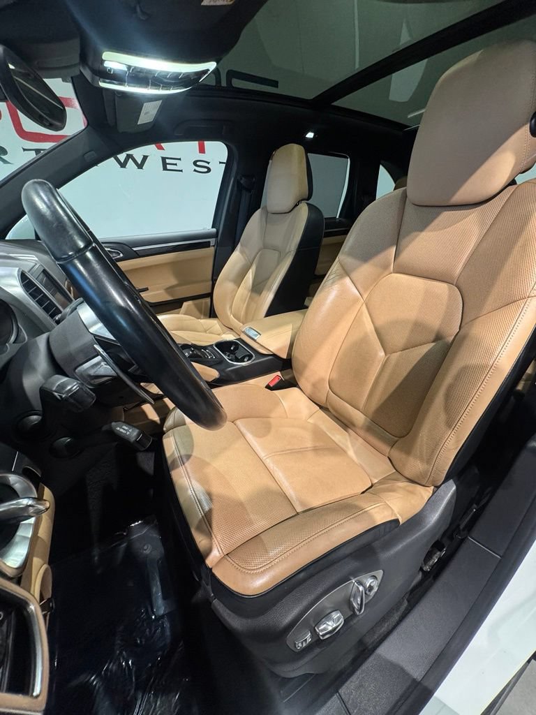 Used 2015 Porsche Cayenne Diesel AWD/4WD image 13