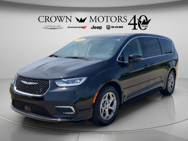 Used 2024 Chrysler Pacifica Limited
