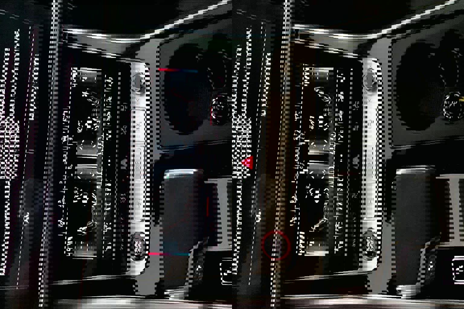 Used 2025 Audi RS Q8 performance image 33