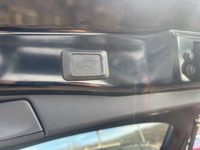 Used 2020 Toyota RAV4 XLE w/ Convenience Package image 52