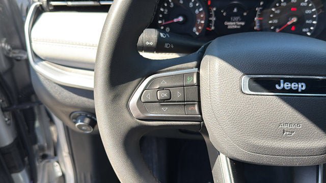 Certified 2025 Jeep Compass Limited AWD/4WD image 16