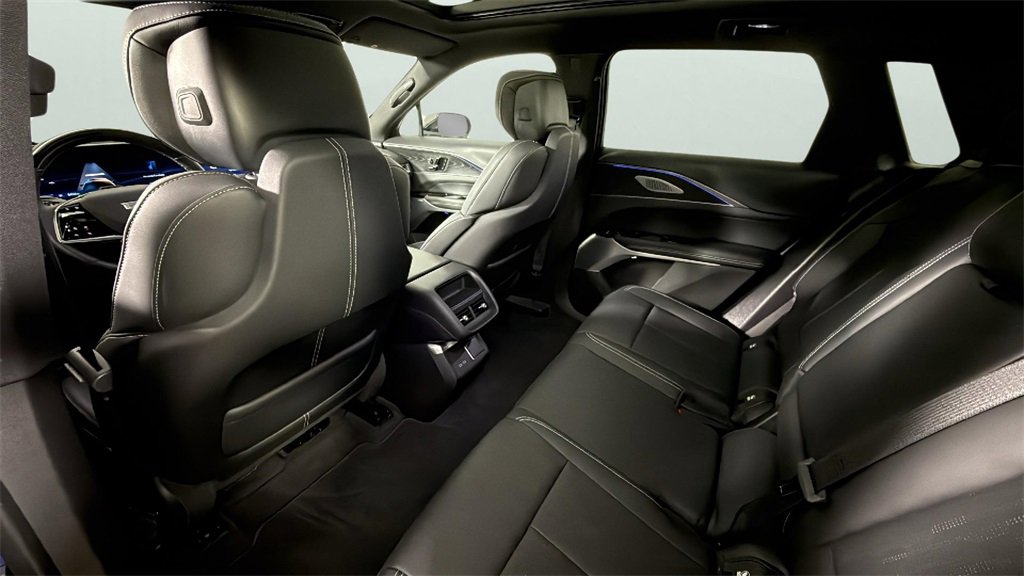 Used 2024 Cadillac Lyriq Luxury image 47