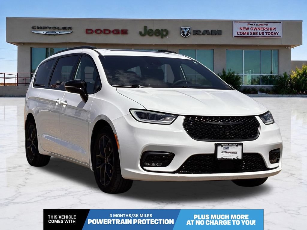 Used 2025 Chrysler Pacifica Limited