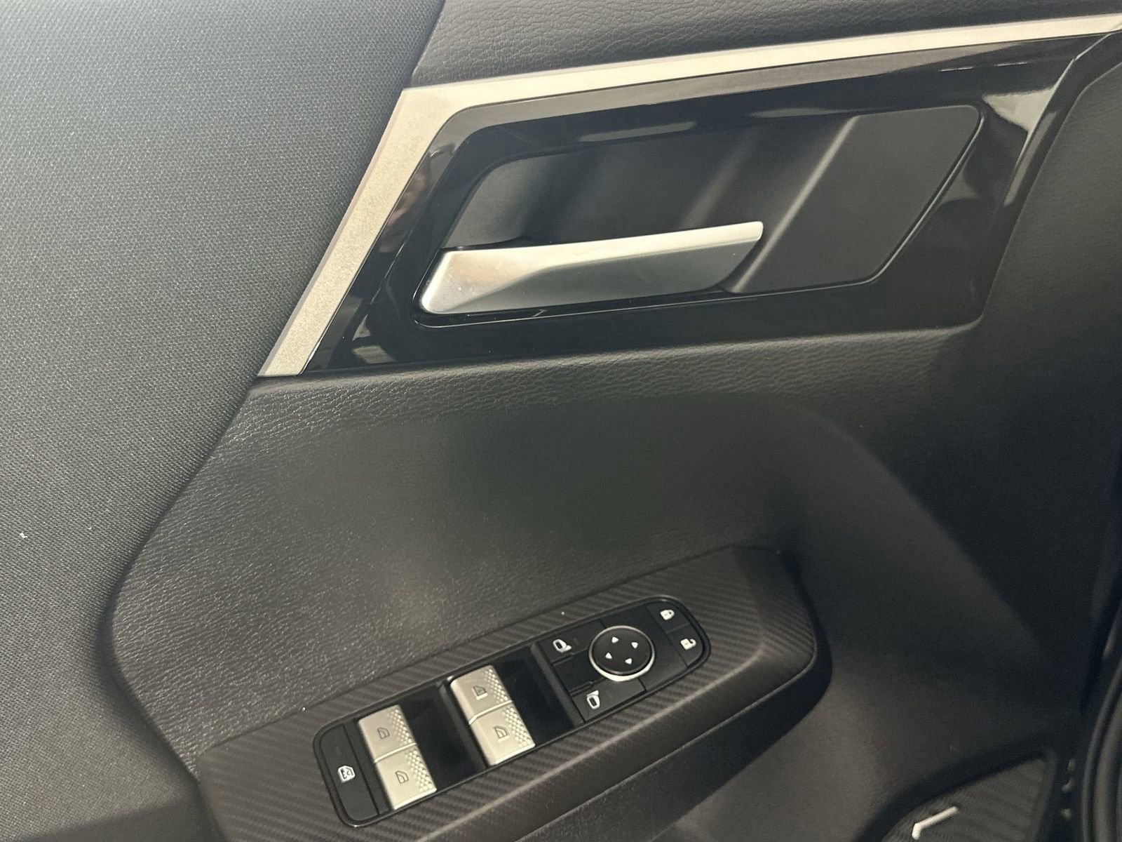 Used 2025 Mitsubishi Outlander ES image 13