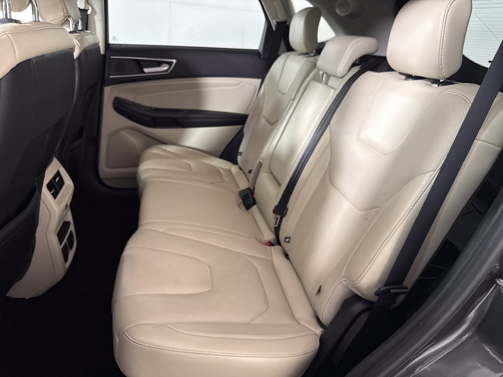Used 2019 Ford Edge Titanium w/ Equipment Group 301A AWD/4WD image 13