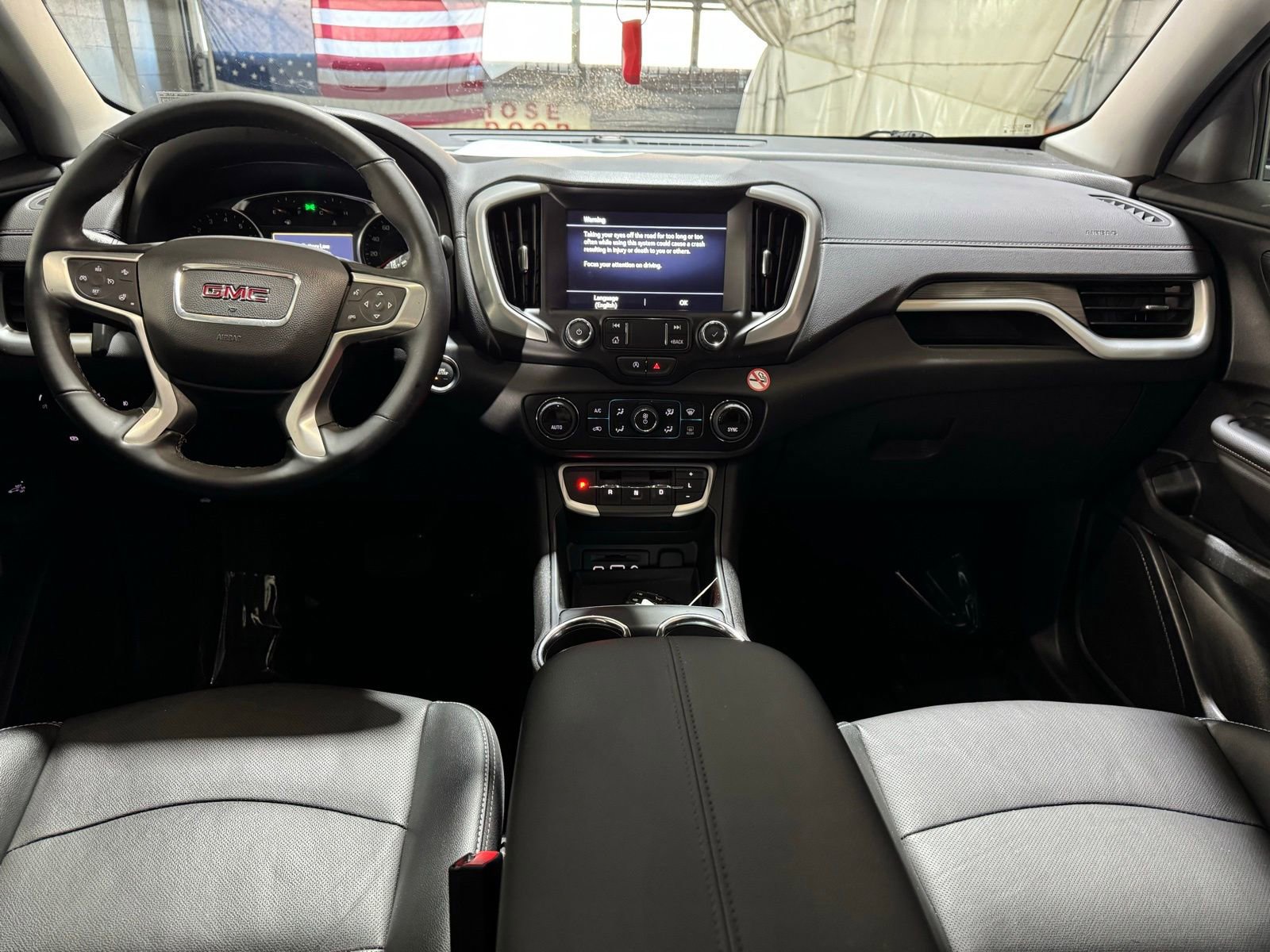 Used 2023 GMC Terrain SLT image 16
