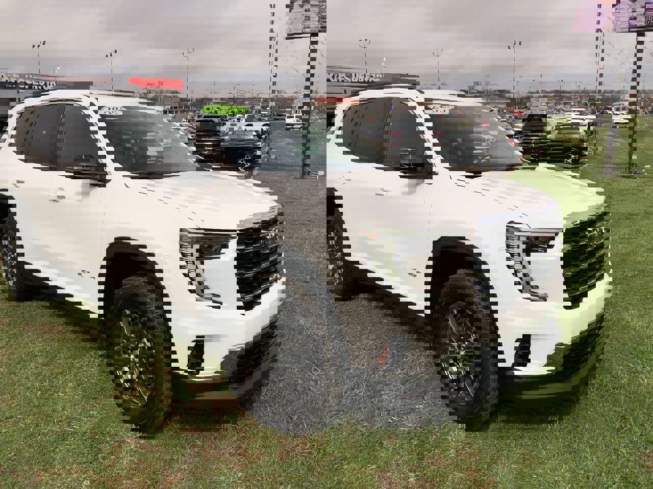 Used 2025 GMC Acadia Elevation image 7