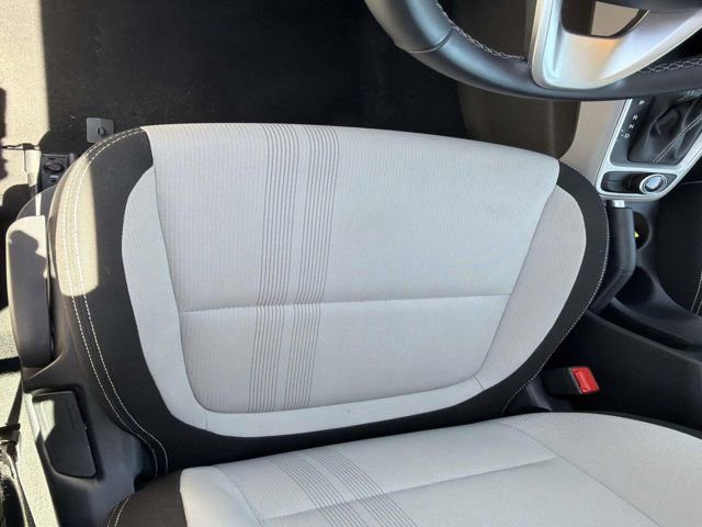 Used 2025 Hyundai Venue SEL FWD image 9