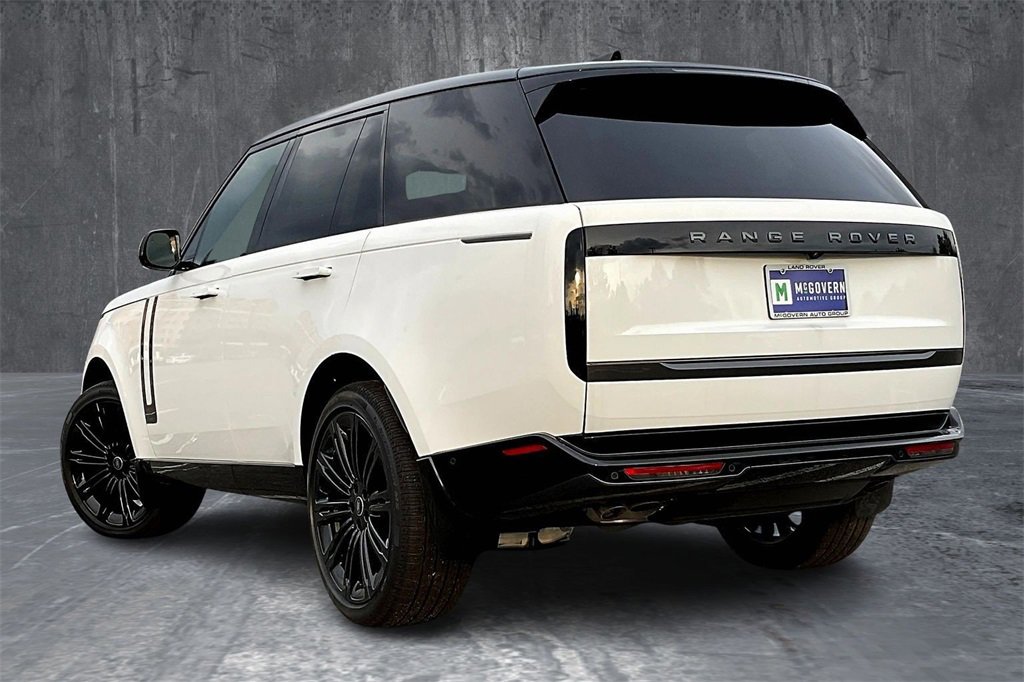 New 2025 Land Rover Range Rover SE image 3