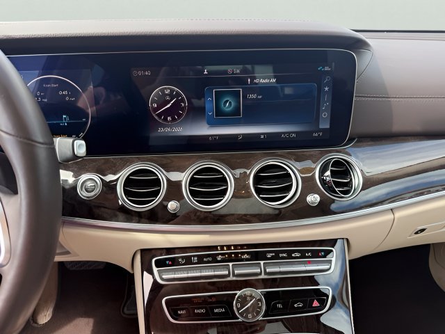 Used 2019 Mercedes-Benz E 300 4MATIC image 16