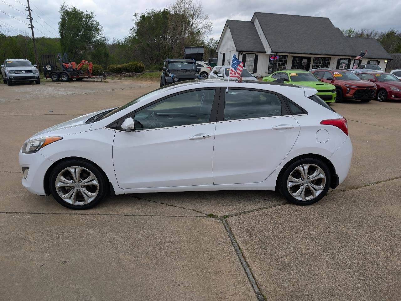 Used 2014 Hyundai Elantra GT w/ Option Group 03 image 8