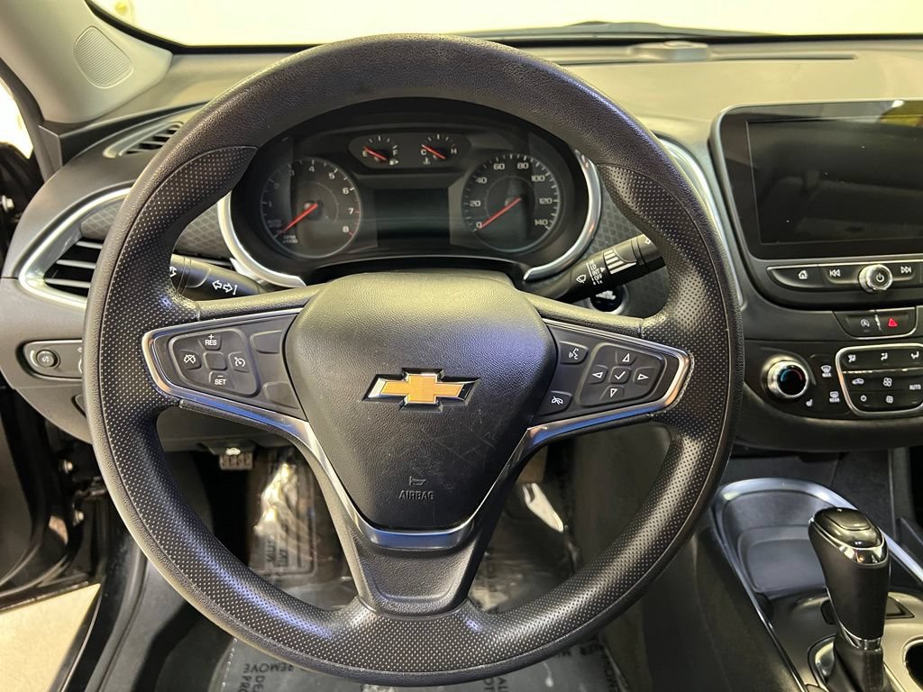 Used 2020 Chevrolet Malibu LT FWD image 19